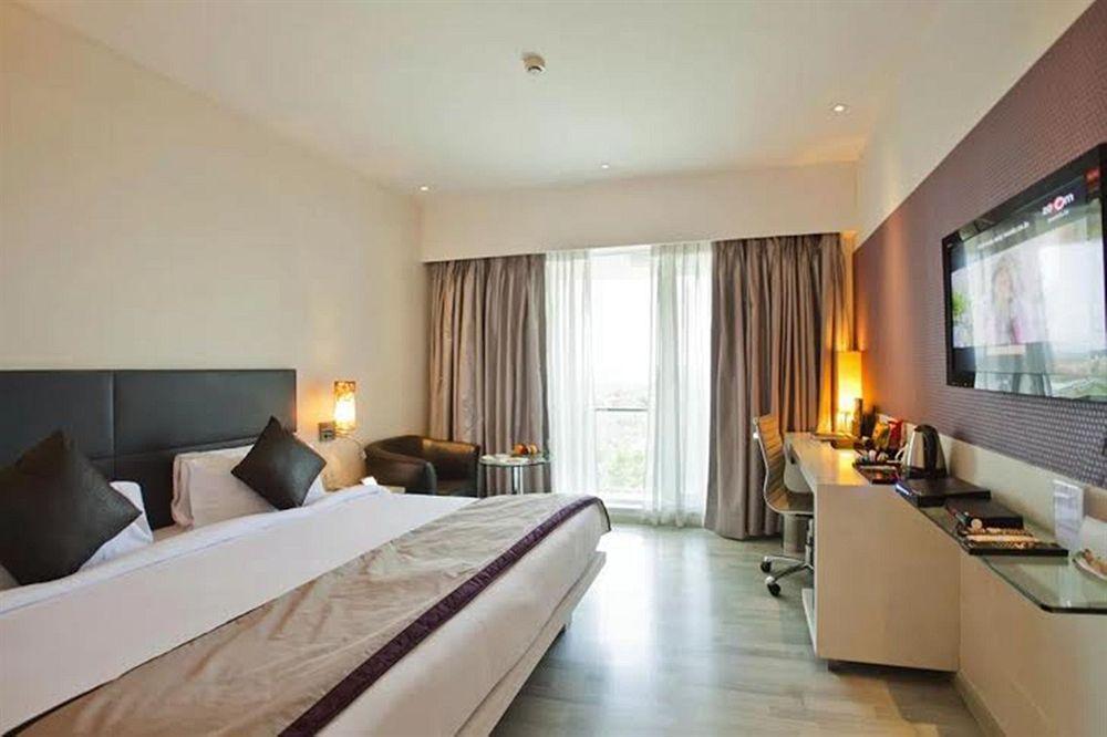 Spree Shivai Hotel Pune Pimpri-Chinchwad Kültér fotó