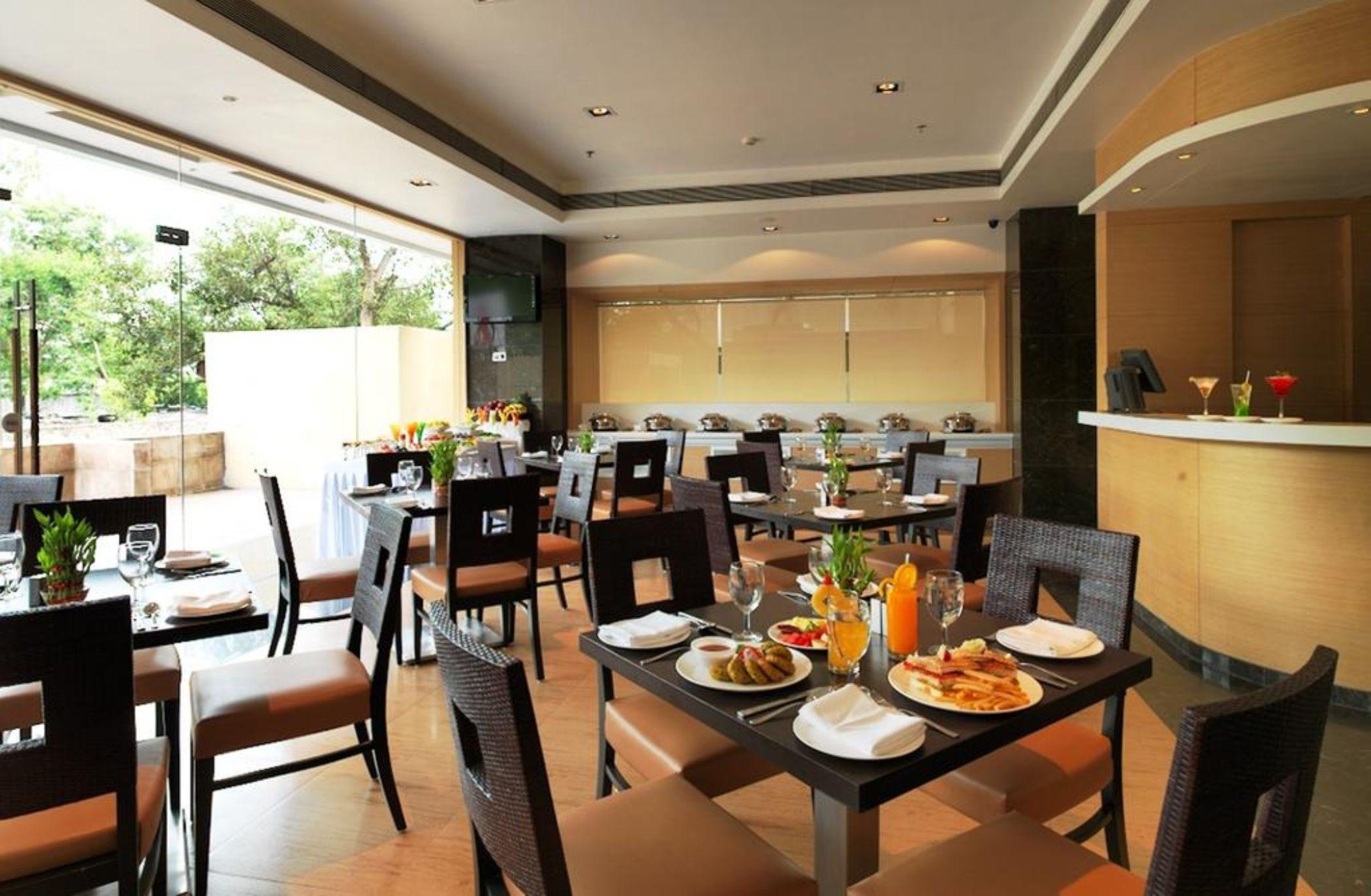 Spree Shivai Hotel Pune Pimpri-Chinchwad Kültér fotó