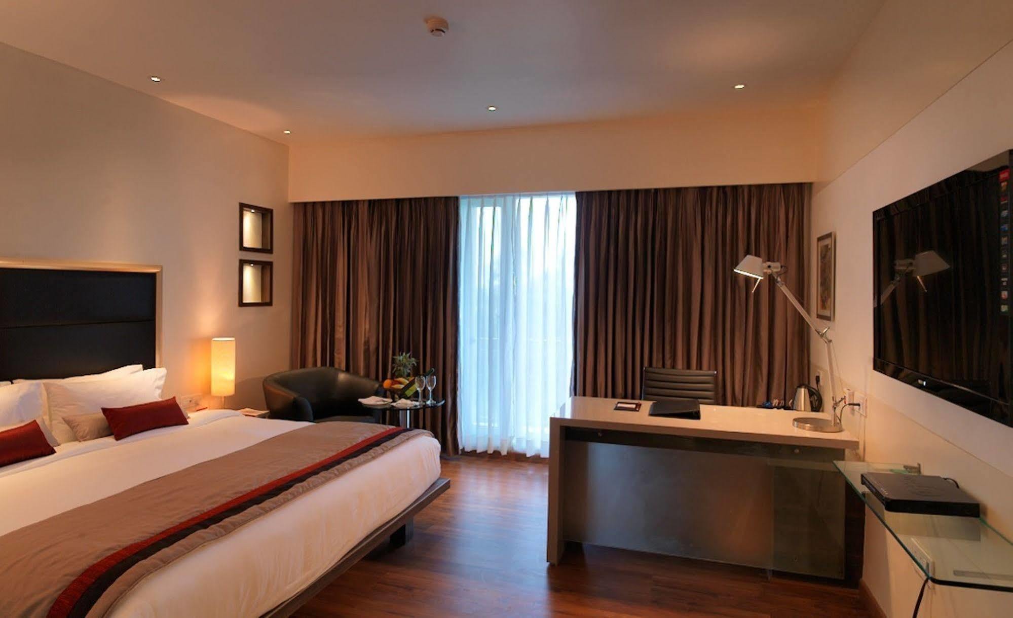 Spree Shivai Hotel Pune Pimpri-Chinchwad Kültér fotó